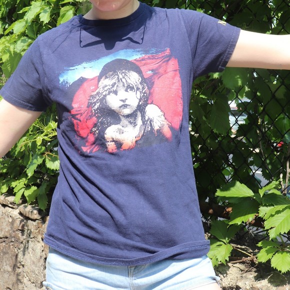 LES MIS T SHIRT - Picture 2 of 6
